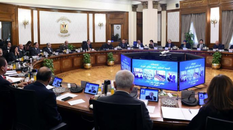 مجلس الوزراء المصري يوافق على منح المستثمرين الأجانب إقامة مؤقتة لمدة عام